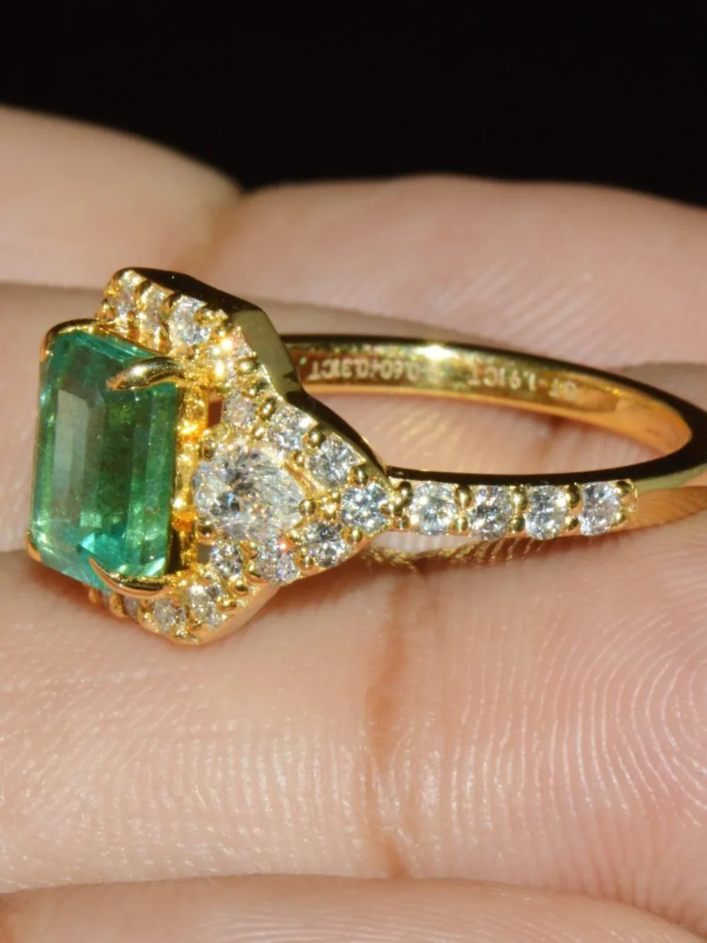 Certified Natural 2.82CTS Emerald Diamond Solid 18K Yellow Gold Halo Ring